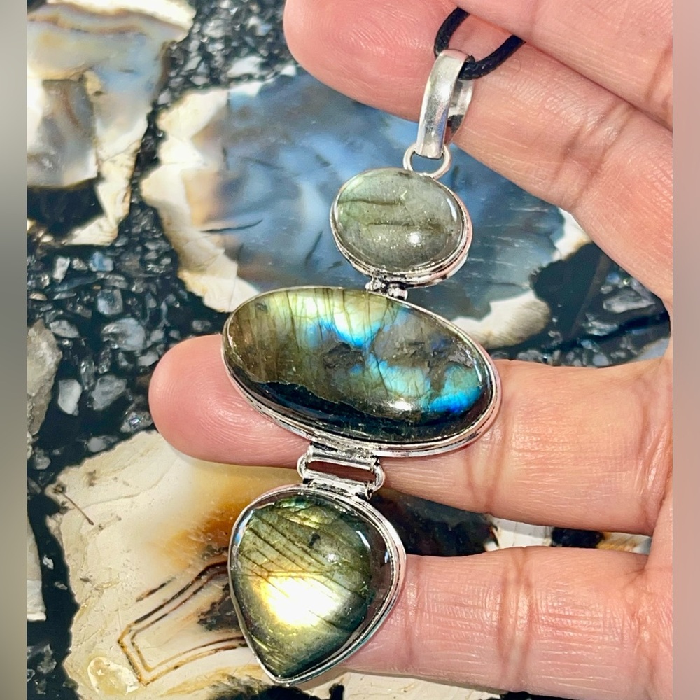 Large Labradorite Pendant 3” - Picture 5 of 14
